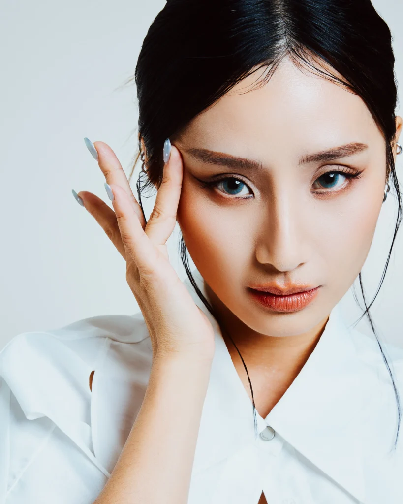 Akiyo, Beyond Influence, Building Something of Her Own